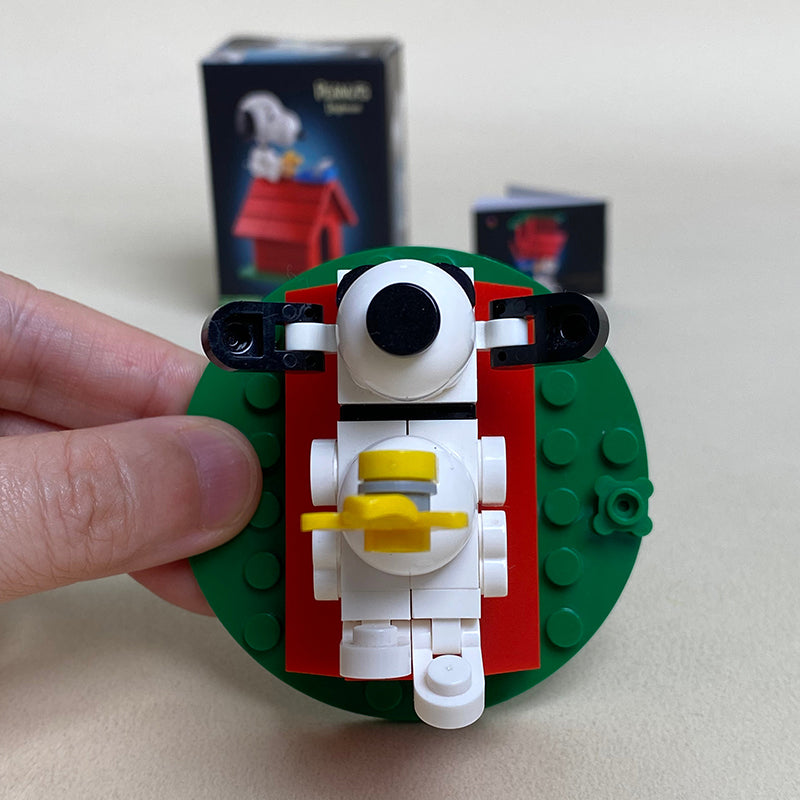 Miniature Snoopy Doghouse Woodstock Collection come with Manual and Box